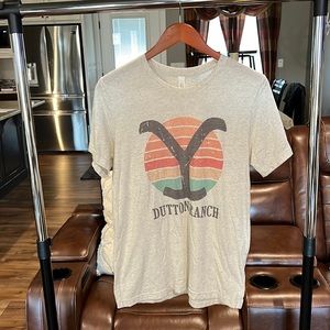 Women’s medium short sleeve Yellowstone t-shirt.